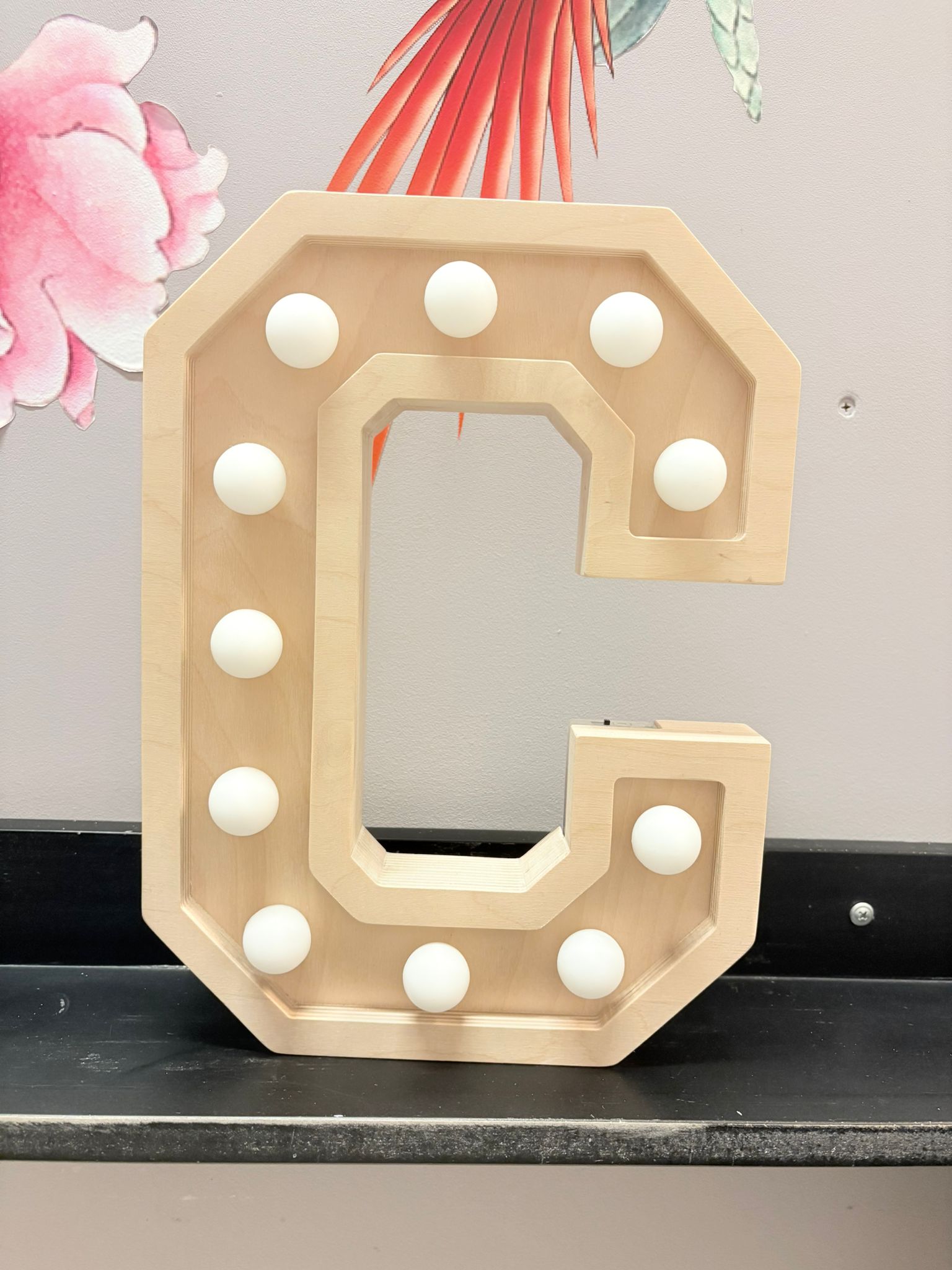 GAISMAS BURTS, NEKRĀSOTS