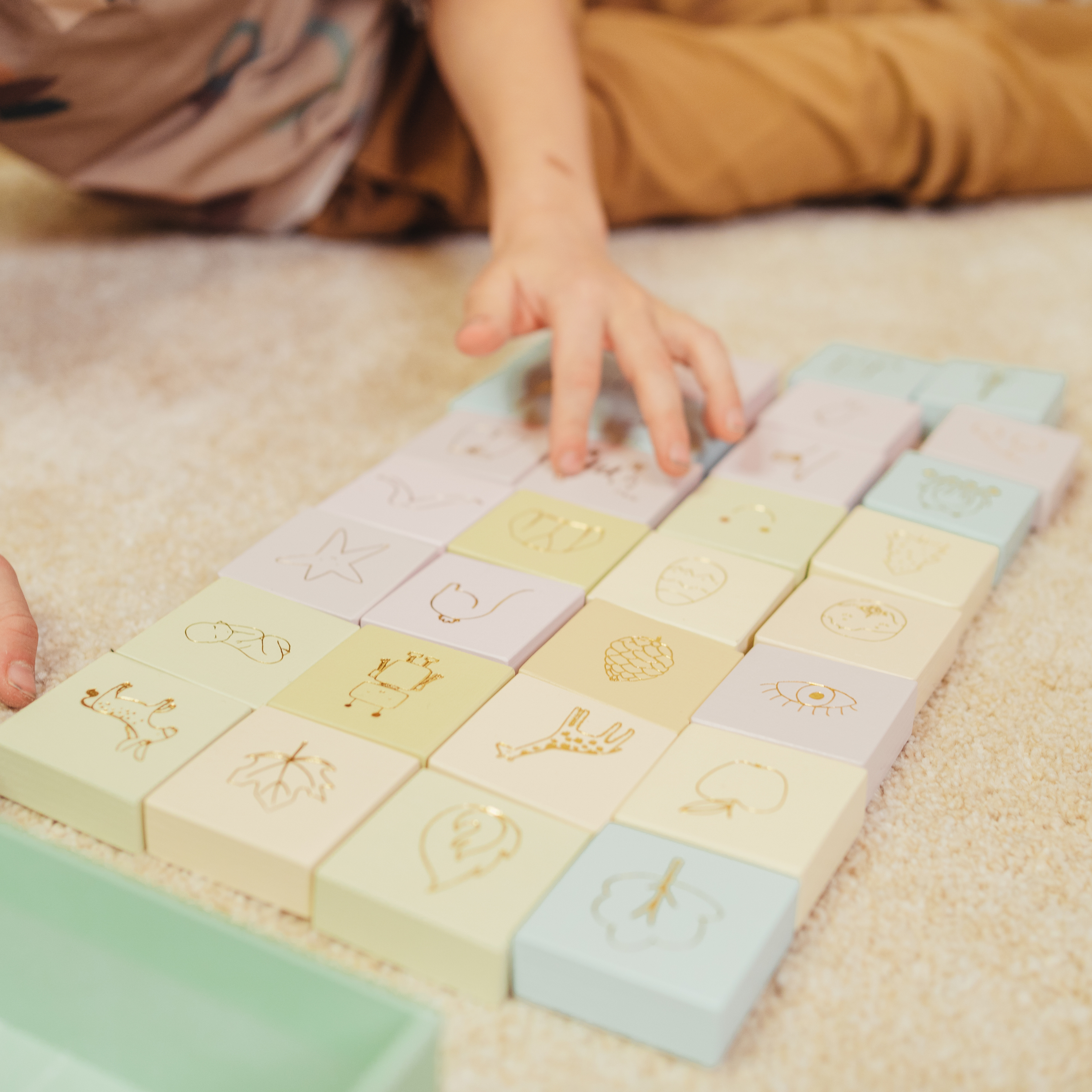 ALPHABET-SET AUS HOLZBLÖCKEN