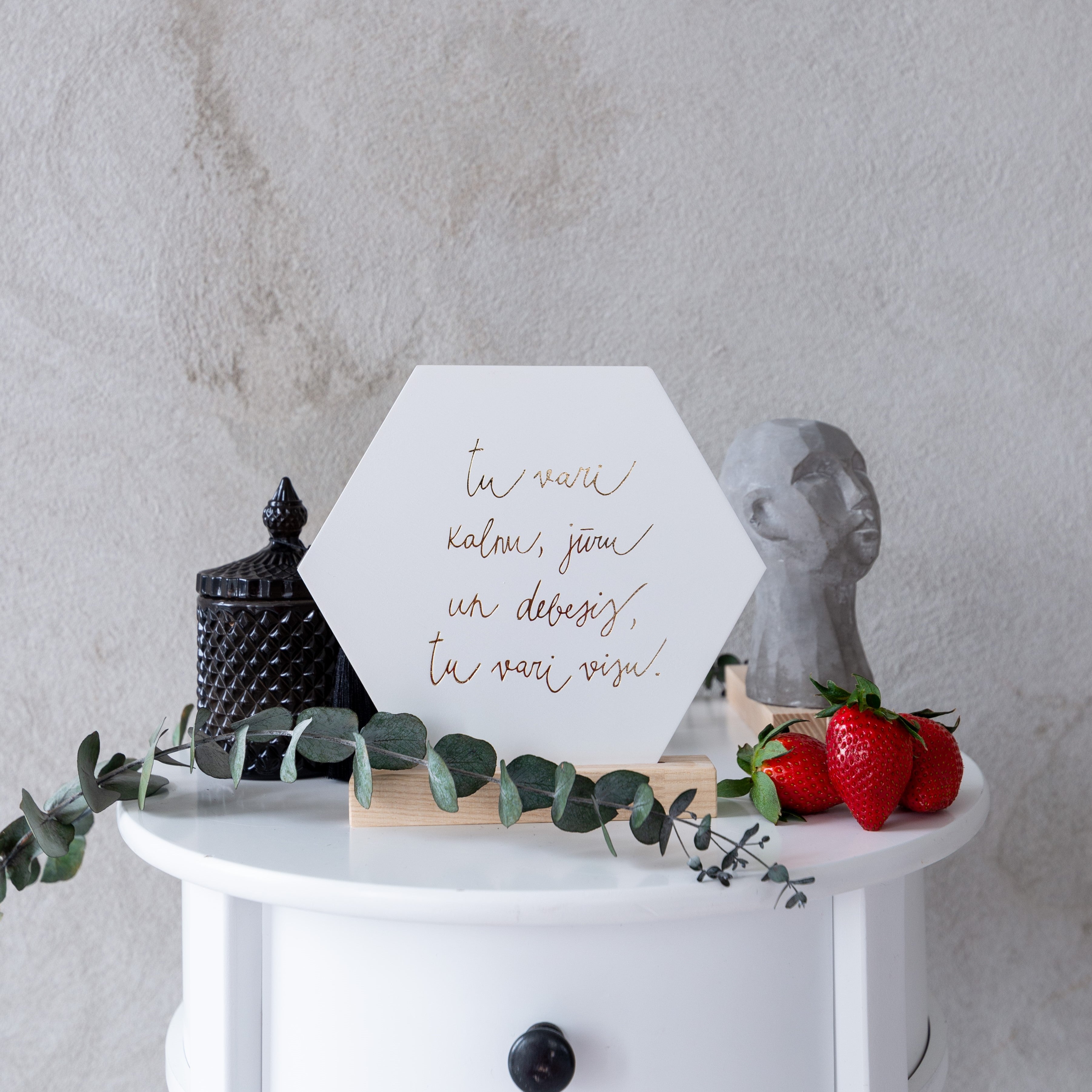 WOODEN DECOR (LV)