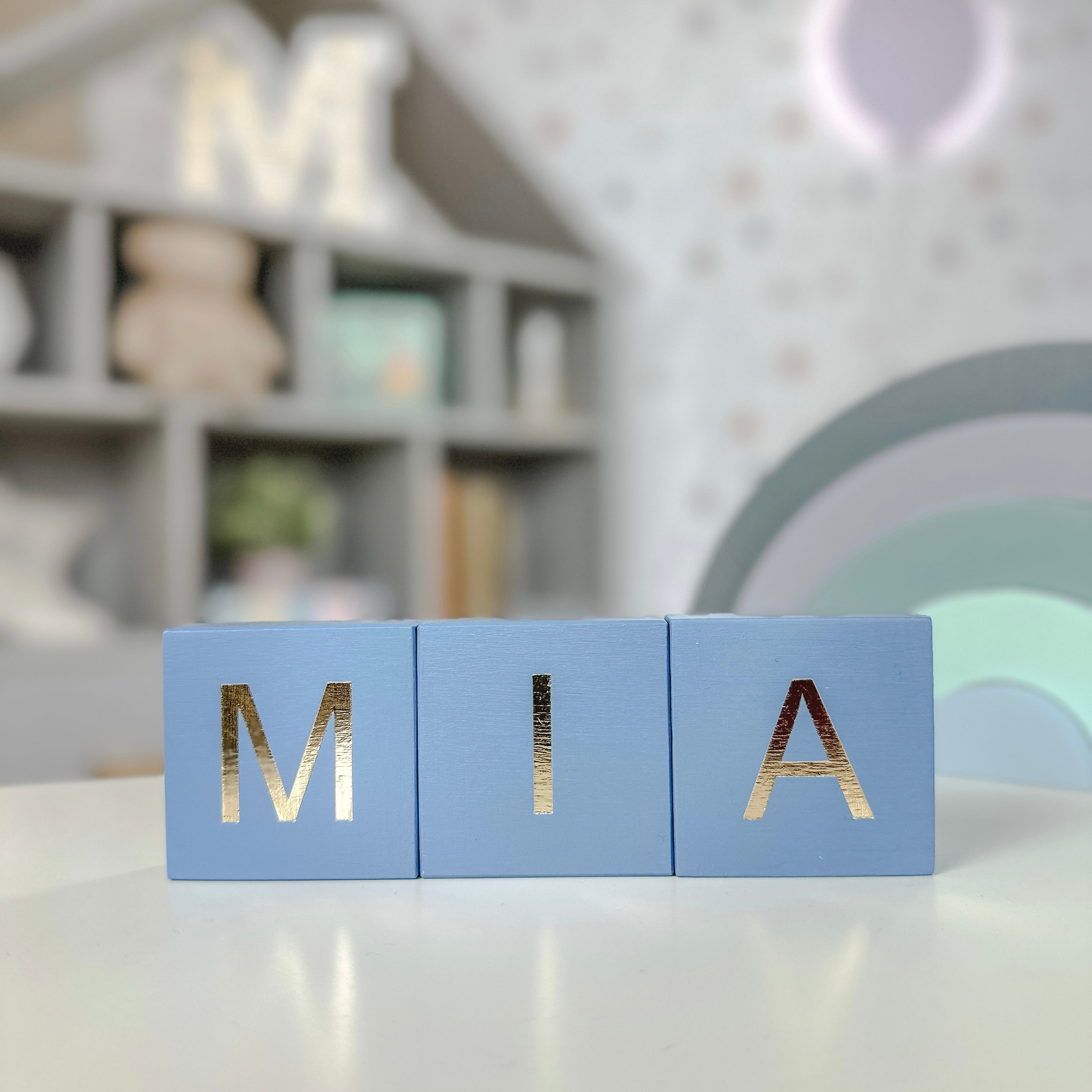 HOLZBLÖCKE MIT BUCHSTABENE - BLAU