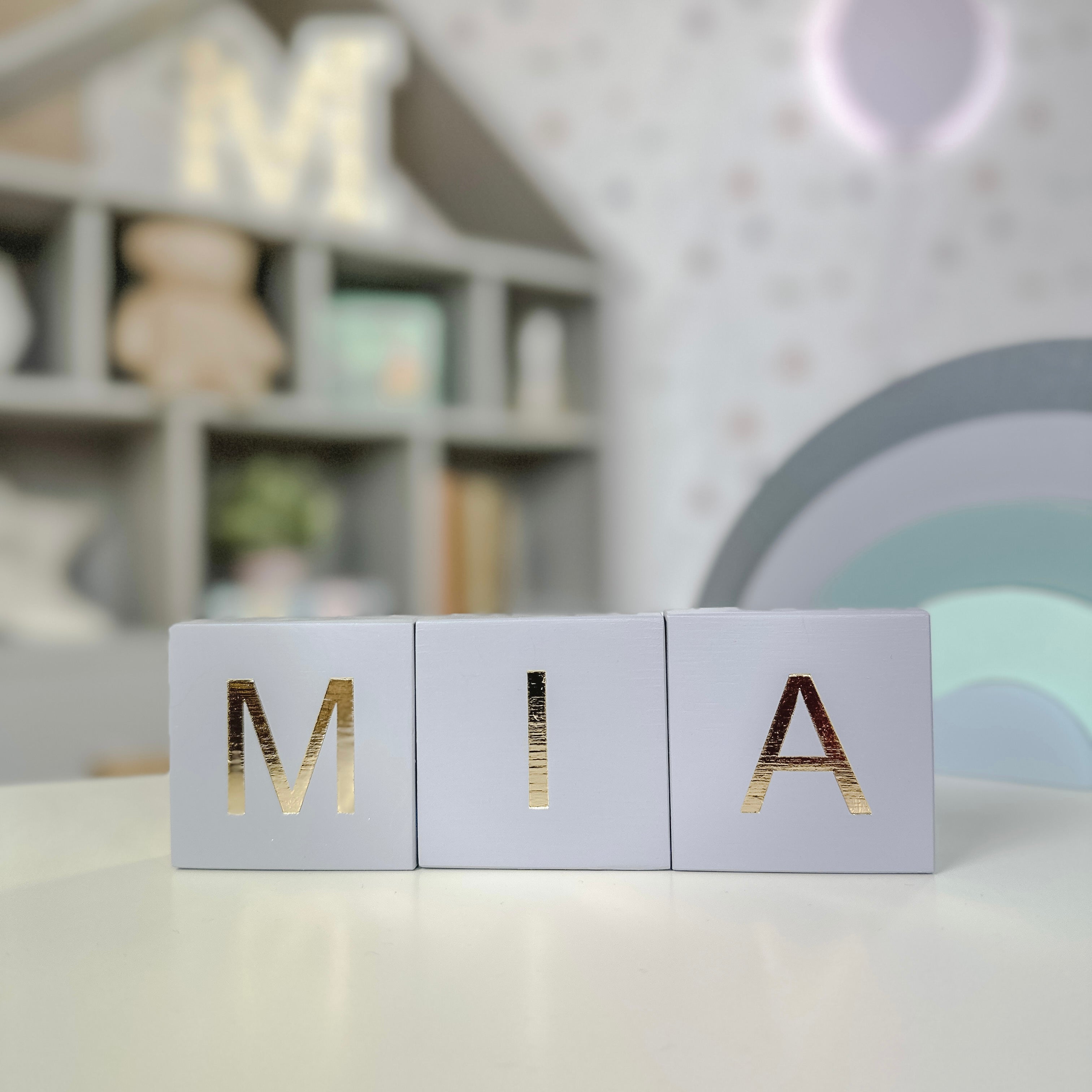 WOODEN BLOCK WITH LETTER - GREY