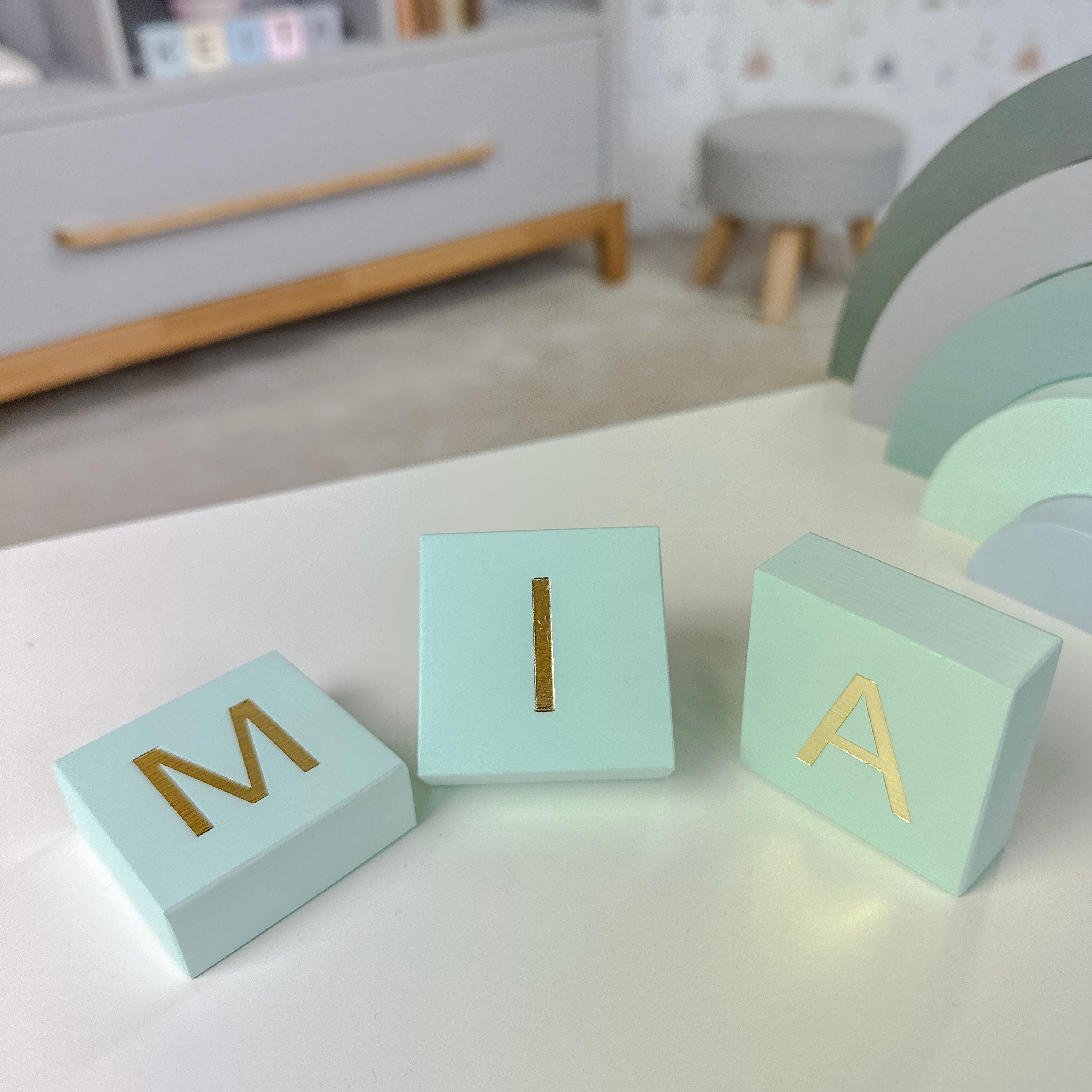 WOODEN BLOCK WITH LETTER - MINT