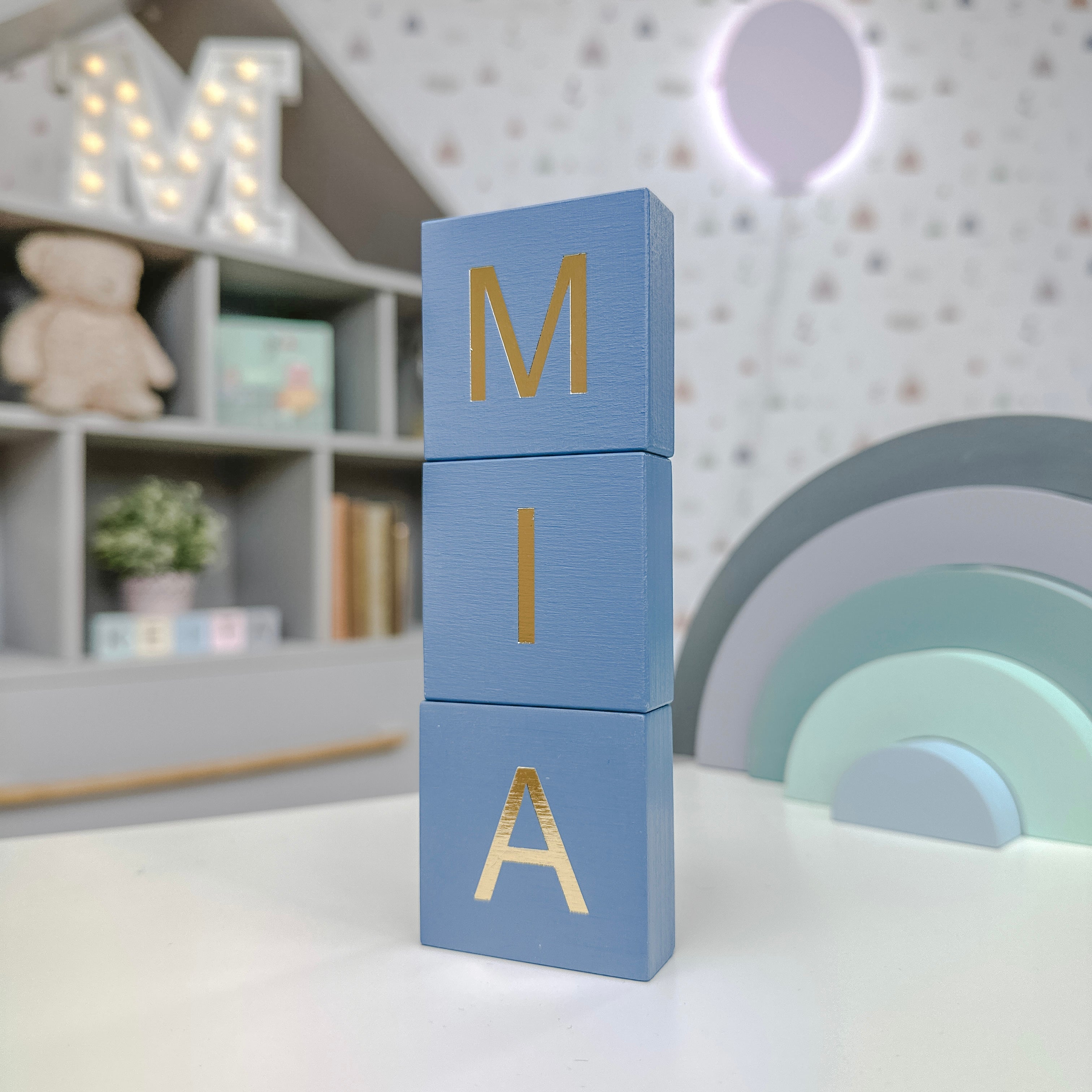 HOLZBLÖCKE MIT BUCHSTABENE - BLAU