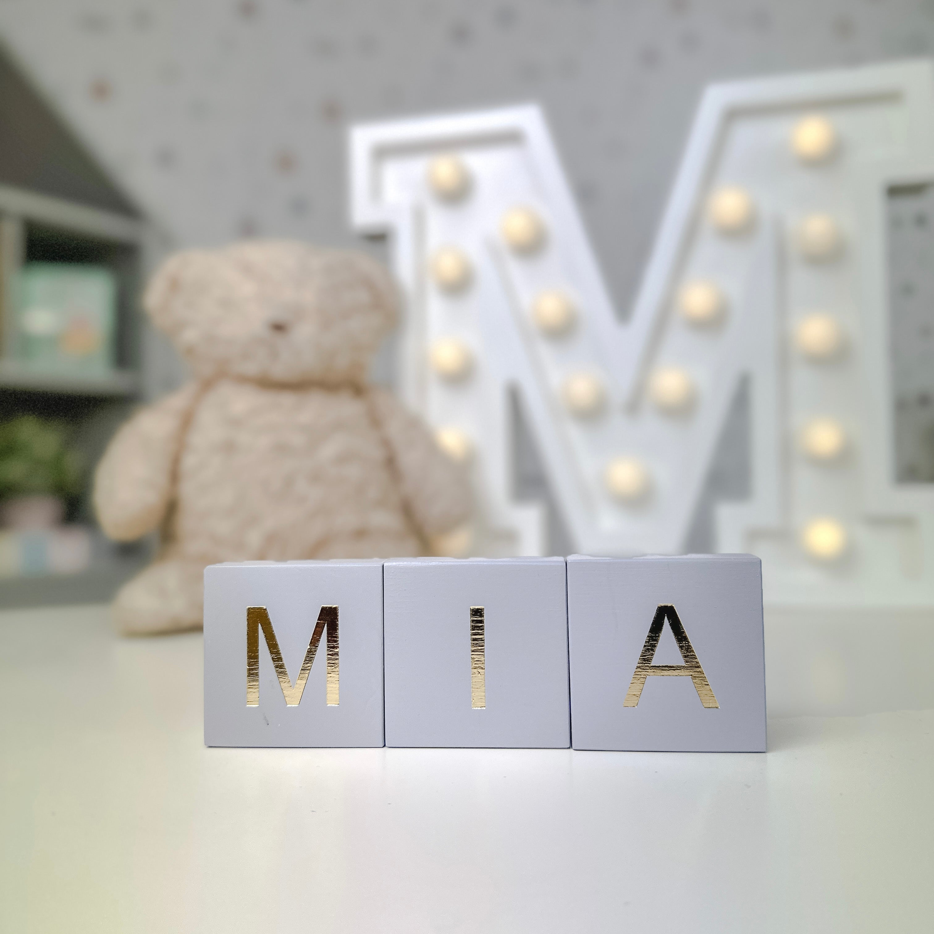 WOODEN BLOCK WITH LETTER - GREY